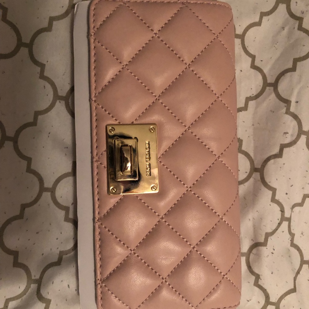 Micheal kors wallet